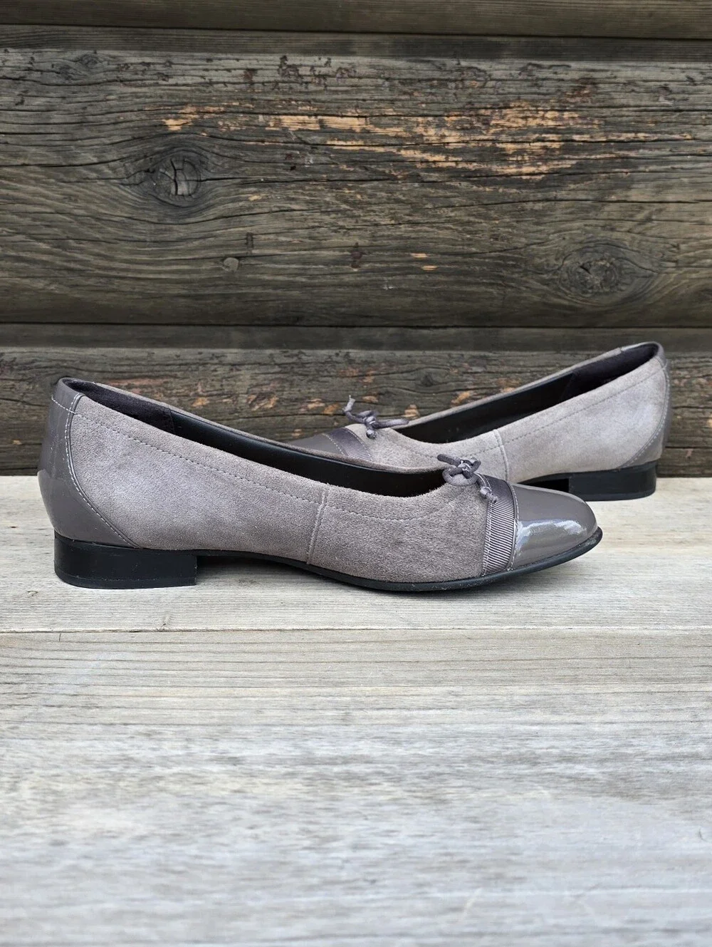 Clarks Unstructured Un Blush Classic Feminine Minimalist Capped Toe Ballet Flats